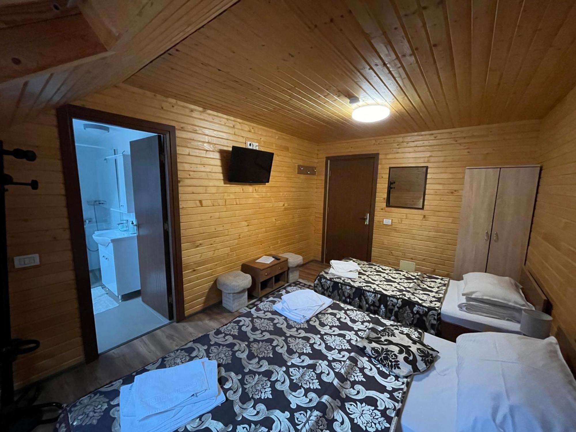 Camping Dragoske Hotel Ciofrîngeni Kültér fotó